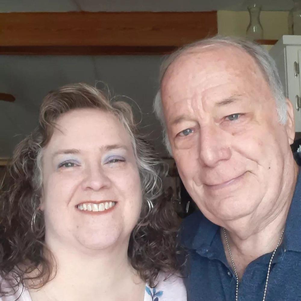 Meet your Posher, Launa